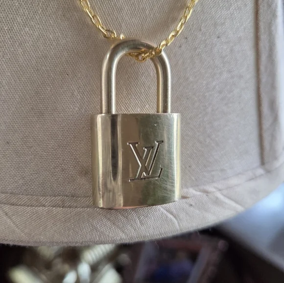LV Lock #322 Unbranded Chain And Box Made In FRANCE - Picture 2 of 9
